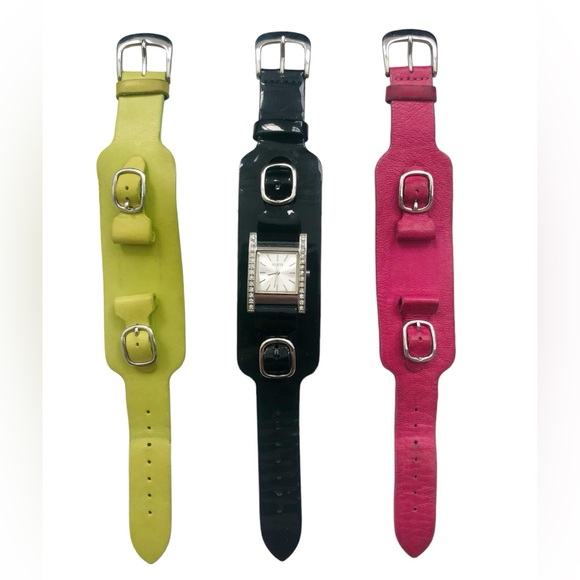 Guess Watch 3 Interchangeable Leather Straps - Picture 4 of 10